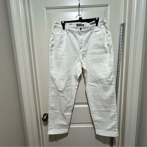 Joe Fresh women’s size 32 or 12/14.  Classic White relaxed fit NWT jeans